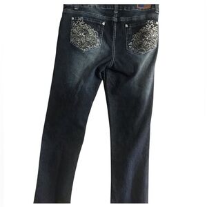 Women’s women’s blue jeans dark wash size 12 x 30 designs on pockets